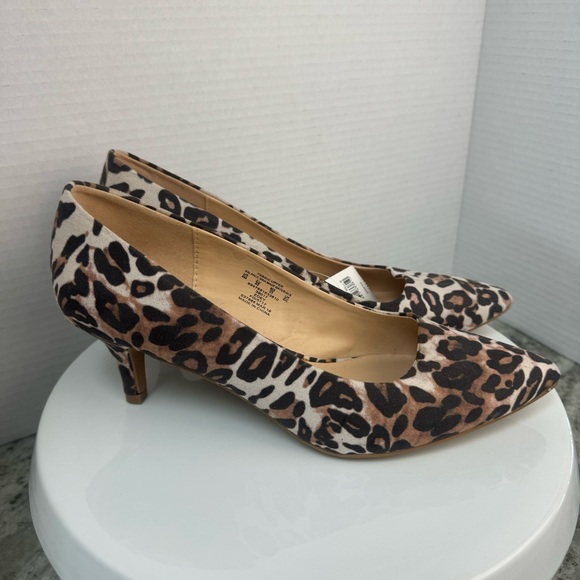 Jaclyn Smith leopard print pumps vintage y2K size 8 NWT - Picture 2 of 8